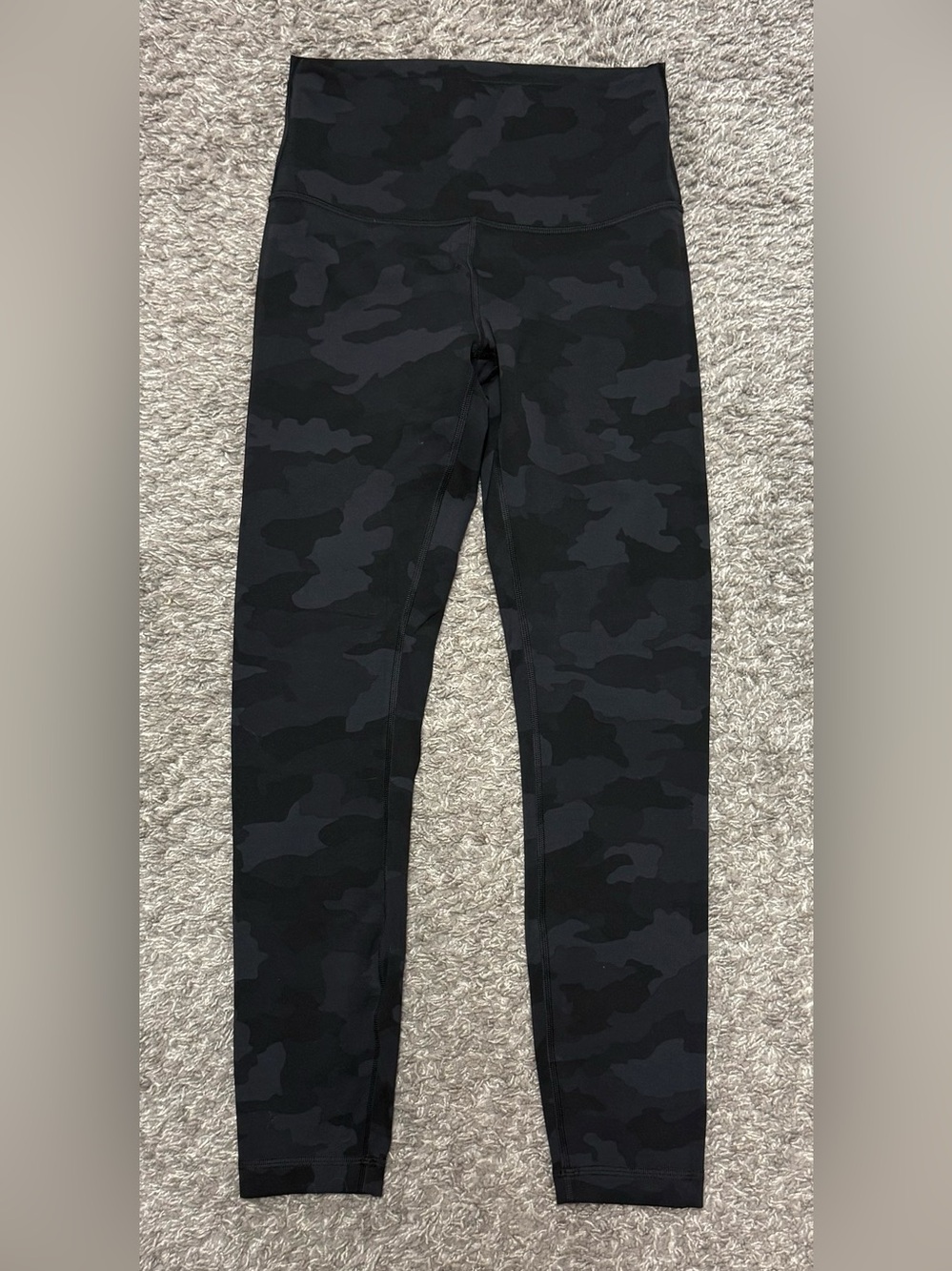 Lululemon Wunder Train High-Rise Tight 25"
Heritage 365 Camo Deep Coal Multi
